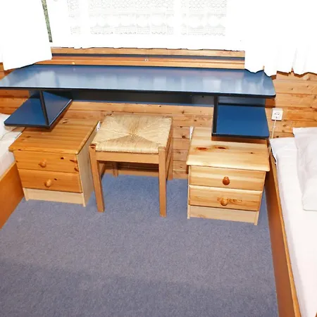 Zeltdachhaus Mit Kamin Und Grosser Terrasse 담프