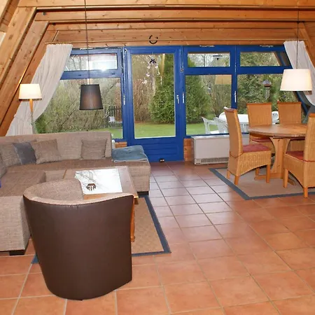 Zeltdachhaus Mit Kamin Und Grosser Terrasse 펜션 담프